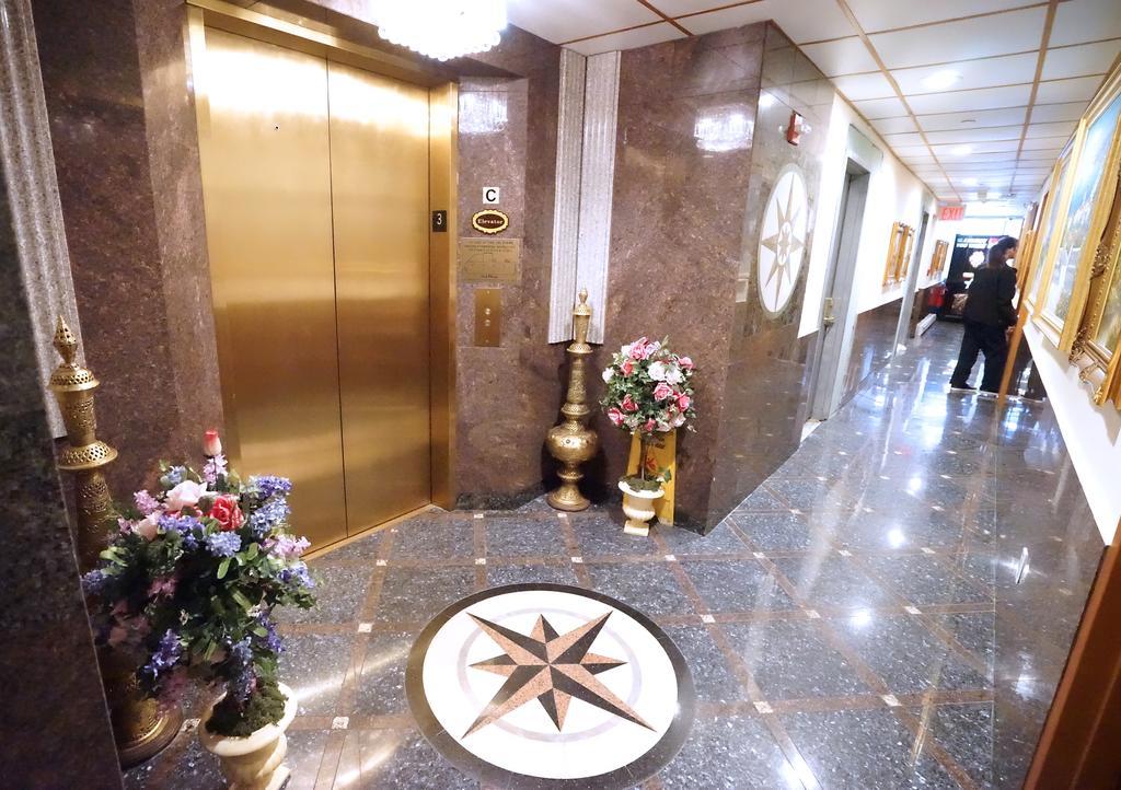 Paris Suites Hotel New York City Exterior photo